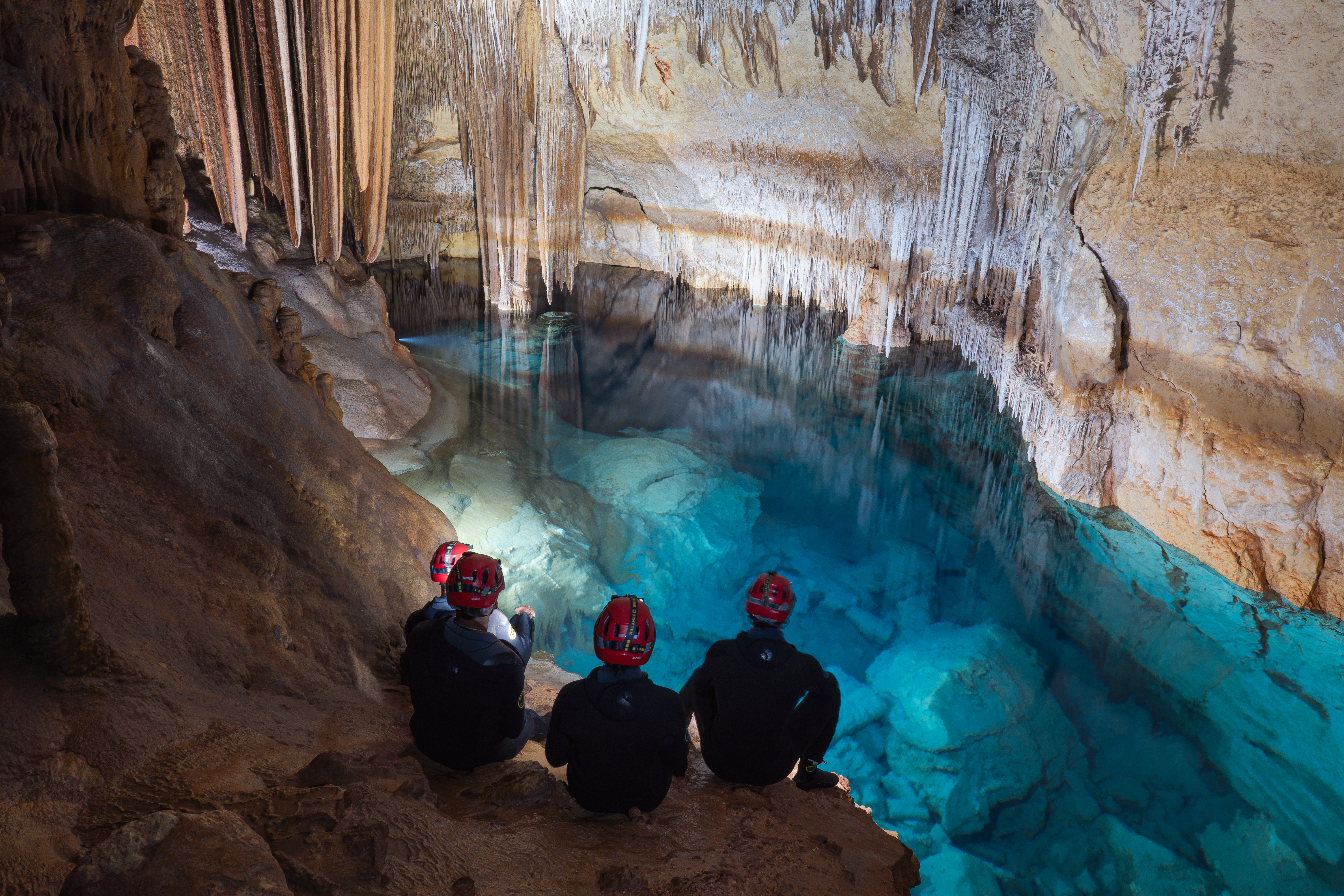 Excursion en Bateau à la Grotte Marine avec Skualo
